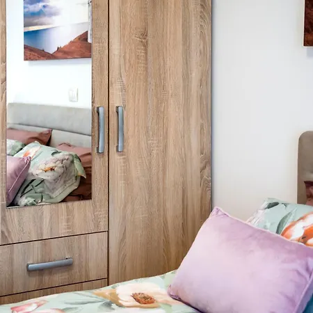 Διαμέρισμα Bonaca (adults Only) Ρόβινι