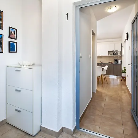 Bonaca (adults Only) Ρόβινι